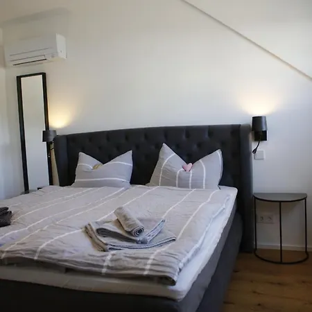 Rooftop Moselsuite شقة